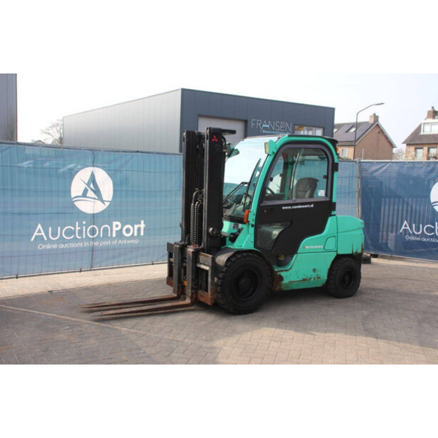 2005 ميتسوبيشي FD35N-46317177