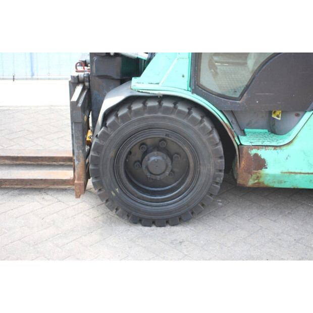 2005 ميتسوبيشي FD35N-46317184