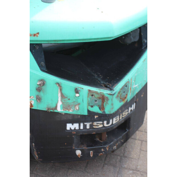 2005 ميتسوبيشي FD35N-46317187