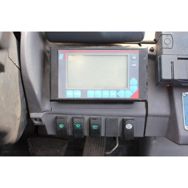 2005 ميتسوبيشي FD35N-46317194