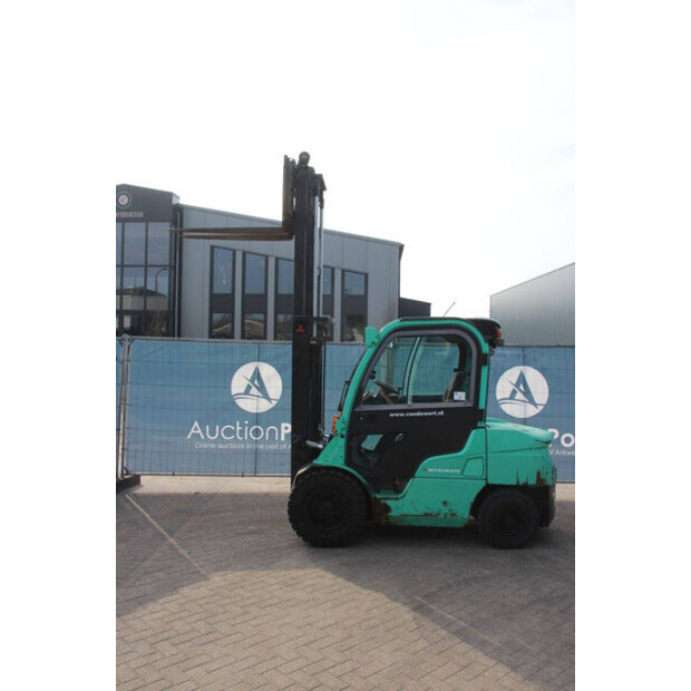 2005 ميتسوبيشي FD35N-46317200