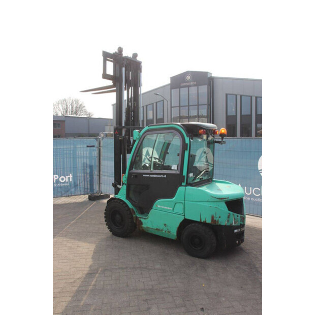 2005 ميتسوبيشي FD35N-46317201