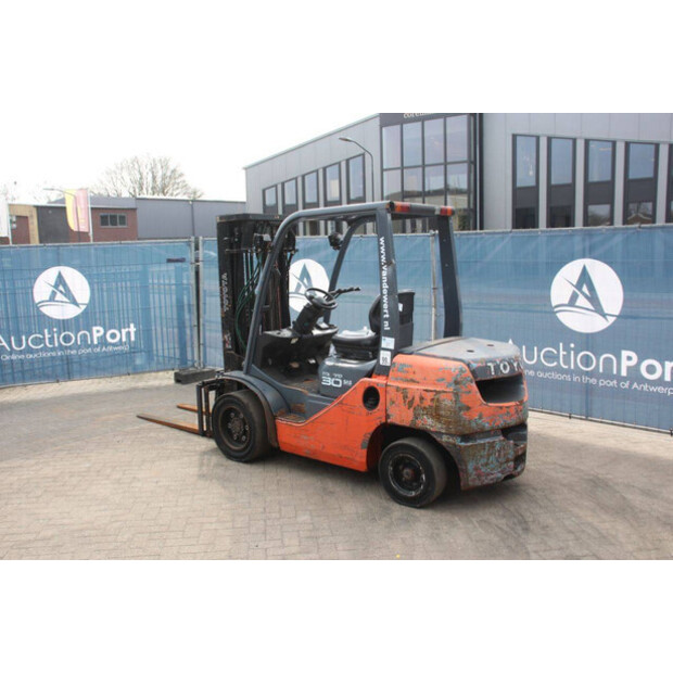 2009 Toyota 02-8FDF30-46317205