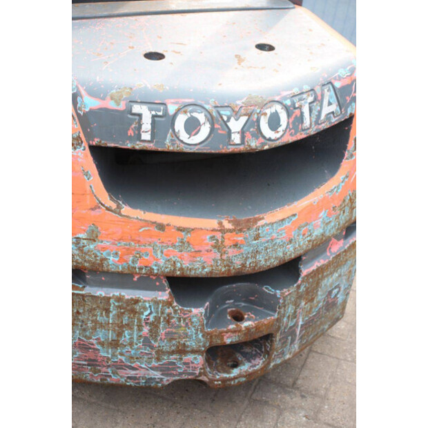 2009 Toyota 02-8FDF30-46317219