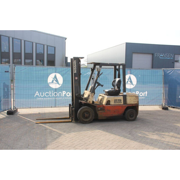 NISSAN FJ02A25-46317236