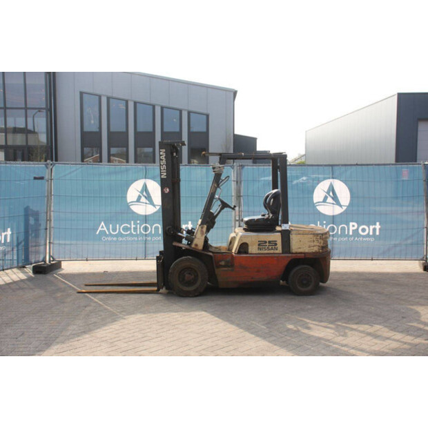 NISSAN FJ02A25-46317237