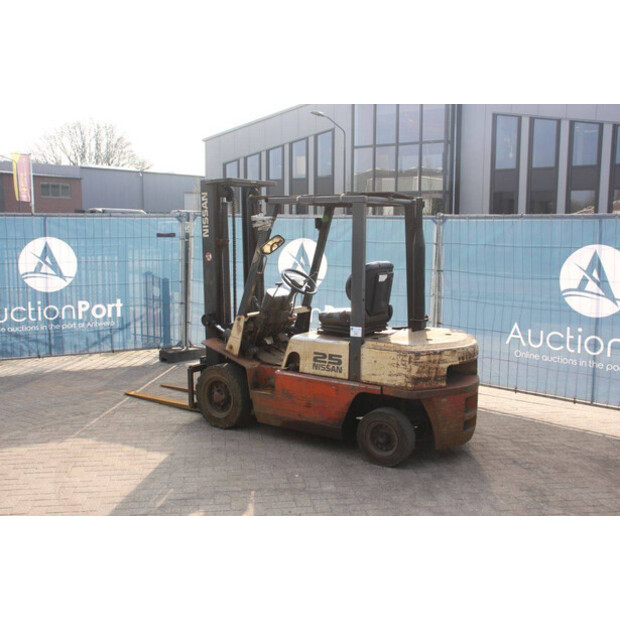 NISSAN FJ02A25-46317238