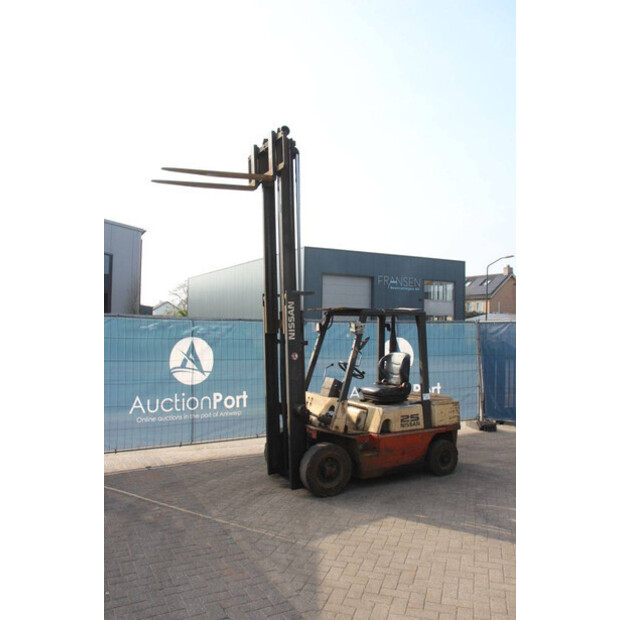 NISSAN FJ02A25-46317260