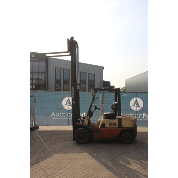 NISSAN FJ02A25-46317261