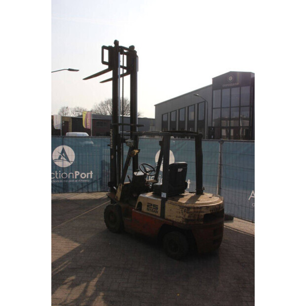 NISSAN FJ02A25-46317262