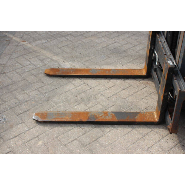 2019 Still RX70-25-46317303