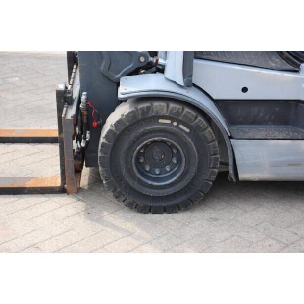 2019 Still RX70-25-46317305