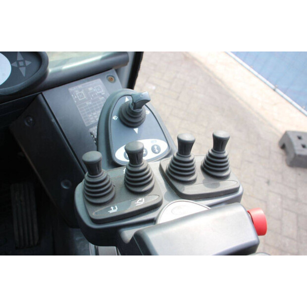 2019 Still RX70-25-46317316