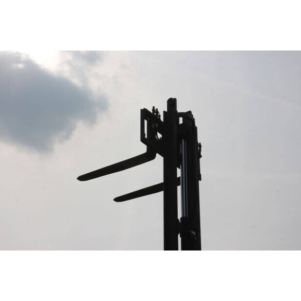 2019 Still RX70-25-46317323