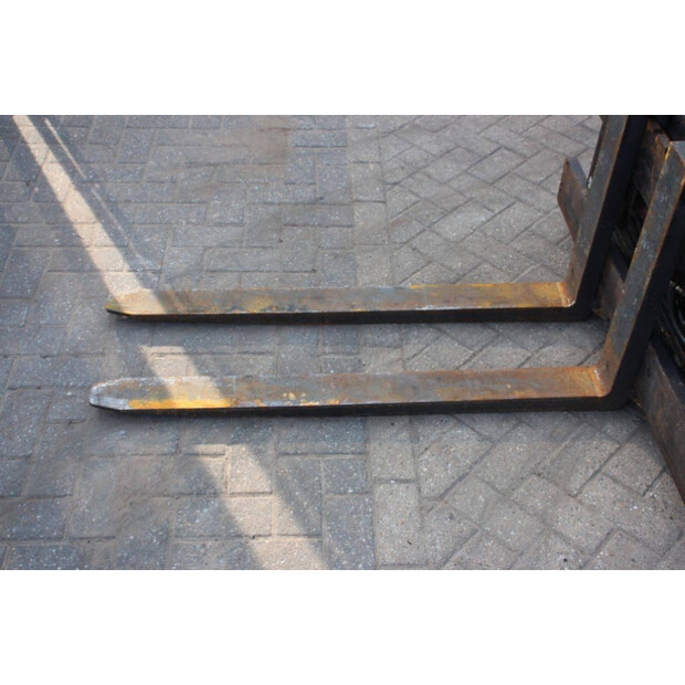 2000 Hyster H3.00XM-46317334