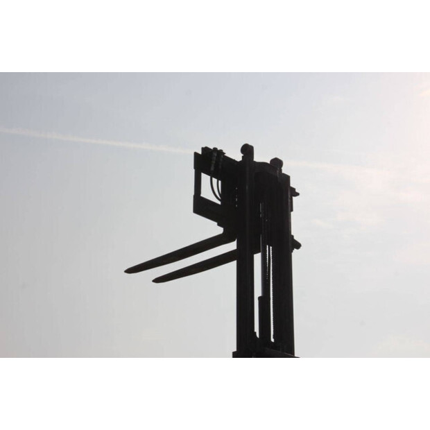 2000 Hyster H3.00XM-46317353