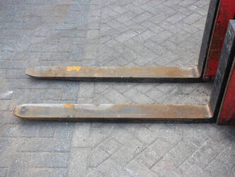 2004-hyster-h3-00xm-1437832-46317454