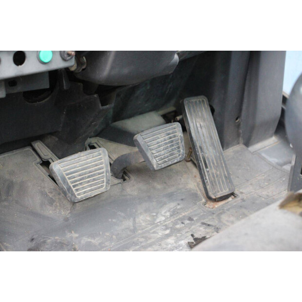 2000 NISSAN FDGTA150-46317611