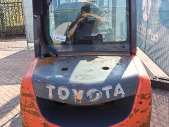 2012-toyota-02-8fdf30-1437841-46317765