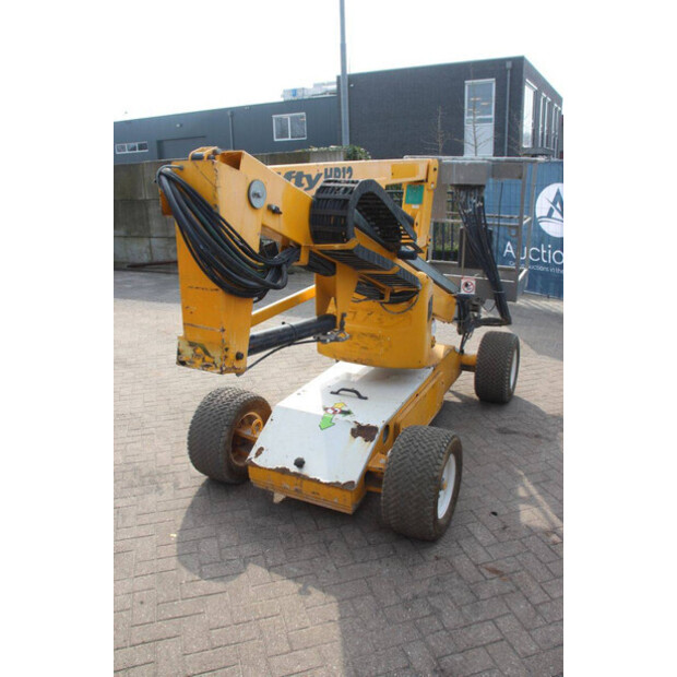 2011 NIFTY HR12NE-46317824