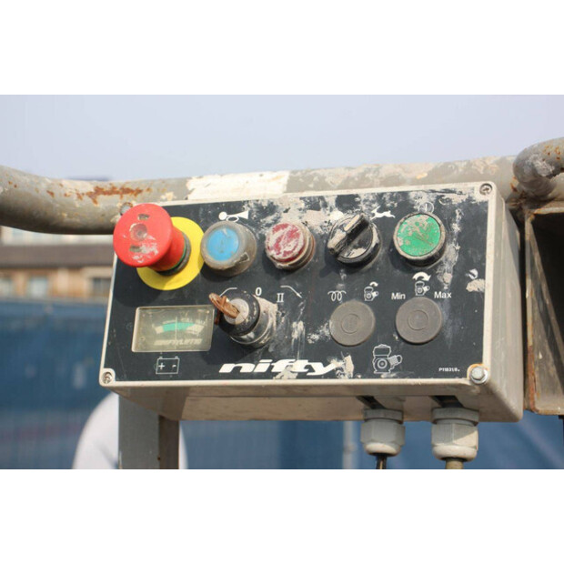 2011 NIFTY HR12NE-46317831