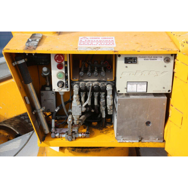 2011 NIFTY HR12NE-46317836