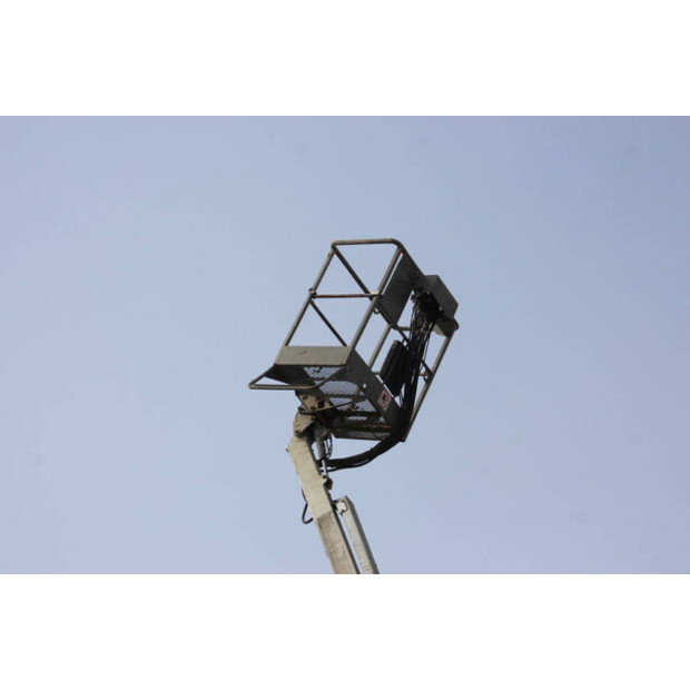 2011 NIFTY HR12NE-46317844