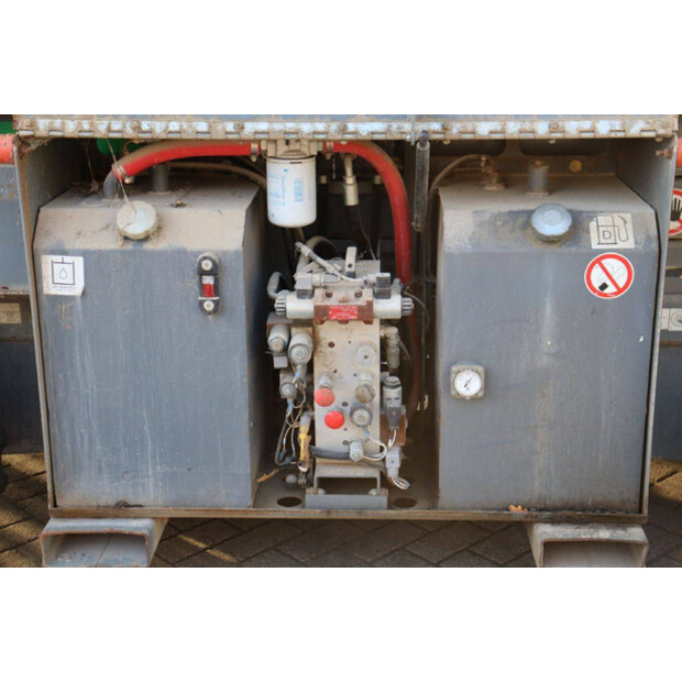 2014 SkyJack SJ6826RT-46318070