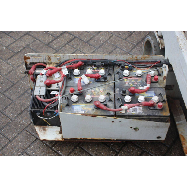 2013 جيني GS-1932-46318187