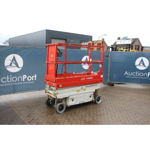 2015 جيه ال جي 1930ES-46318263