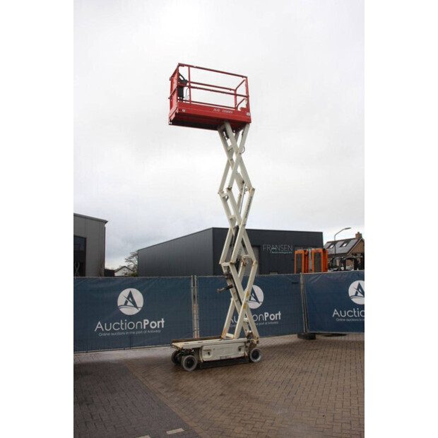 2015 جيه ال جي 1930ES-46318278