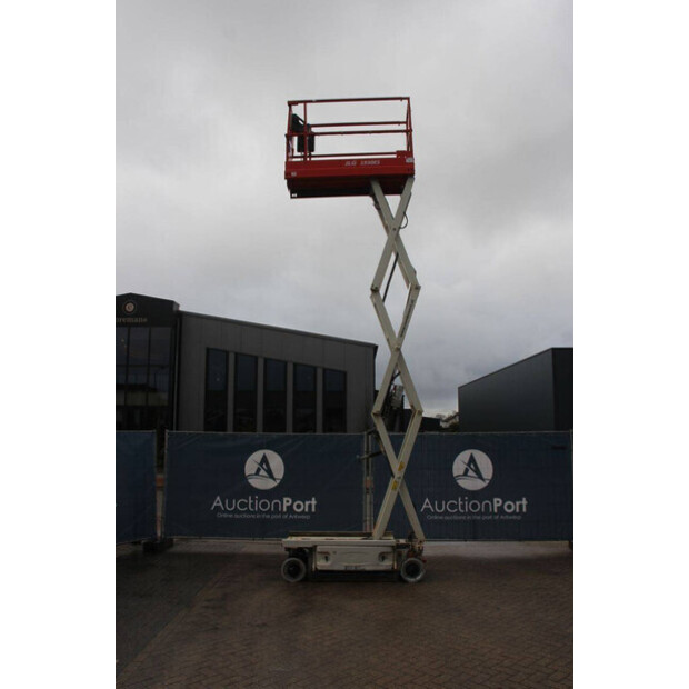 2015 جيه ال جي 1930ES-46318279