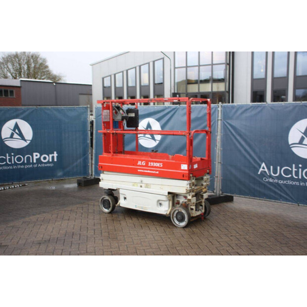 2015 جيه ال جي 1930ES-46318286