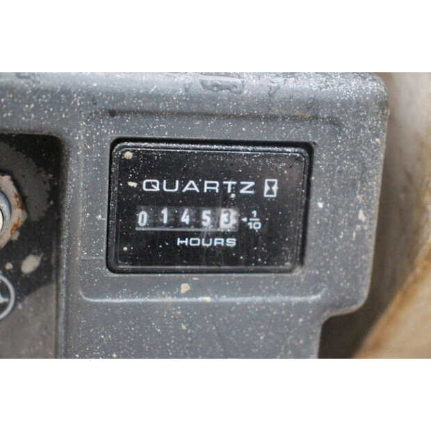 2015 جيه ال جي 1930ES-46318304