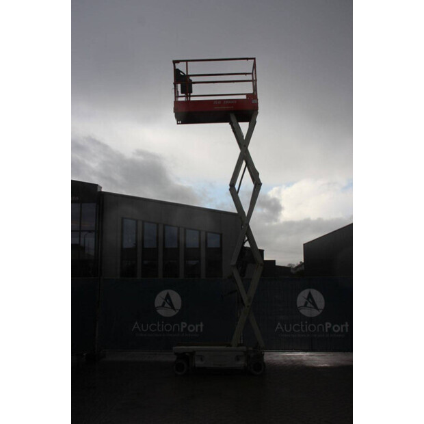 2015 جيه ال جي 1930ES-46318306