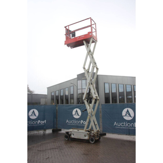 2015 جيه ال جي 1930ES-46318307