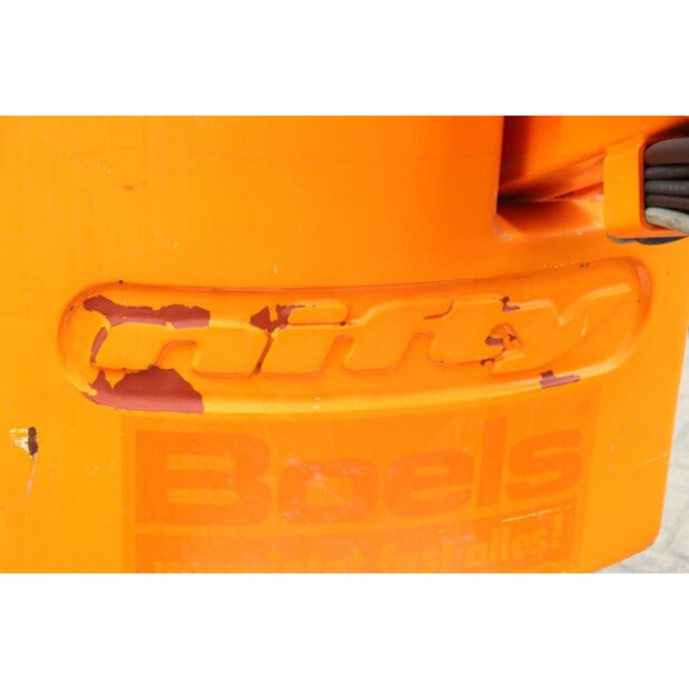 2009 NIFTY HR12NE-46318422