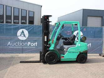 صورة ل رافعات شوكية 2013 ميتسوبيشي FG25N