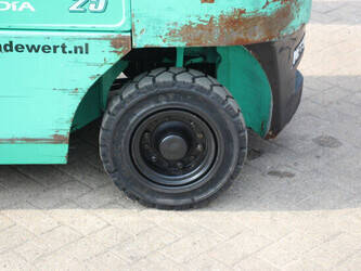 2013-mitsubishi-fg25n-46318443