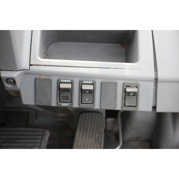 2013 ميتسوبيشي FG25N-46318456