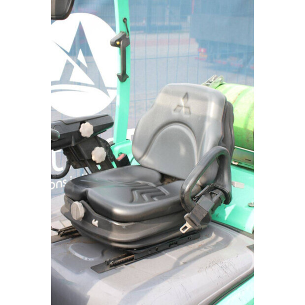 2013 ميتسوبيشي FG25N-46318487