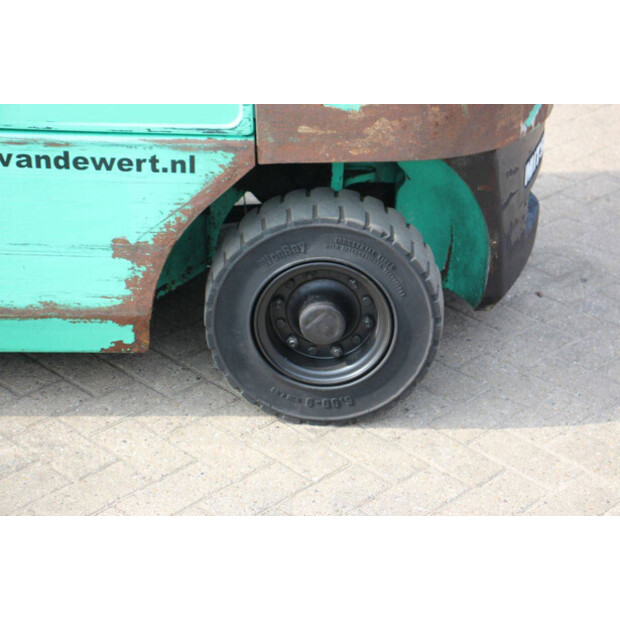 2012 MITSUBISHI FG25N-46318511