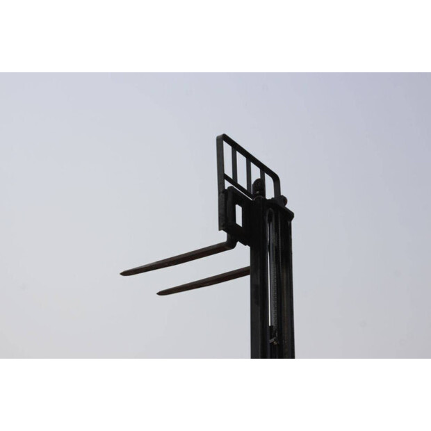 2012 MITSUBISHI FG25N-46318528