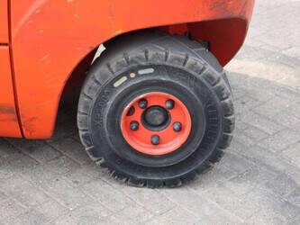 2011-linde-h30t-01-1437872-46318668