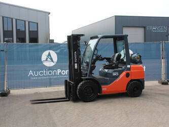 Image de CHARIOTS ÉLÉVATEURS 2019 Toyota 06-8FG30F