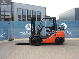 2019-toyota-06-8fg30f-1437876-46318784