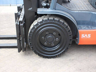 2019-toyota-06-8fg30f-1437876-46318795