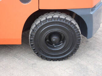 2019-toyota-06-8fg30f-1437876-46318796