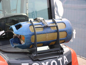 2019-toyota-06-8fg30f-1437876-46318798