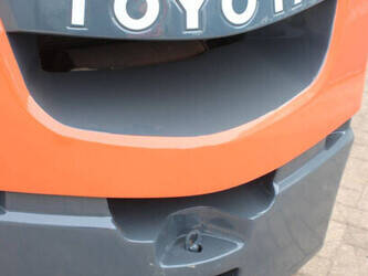 2019-toyota-06-8fg30f-1437876-46318799